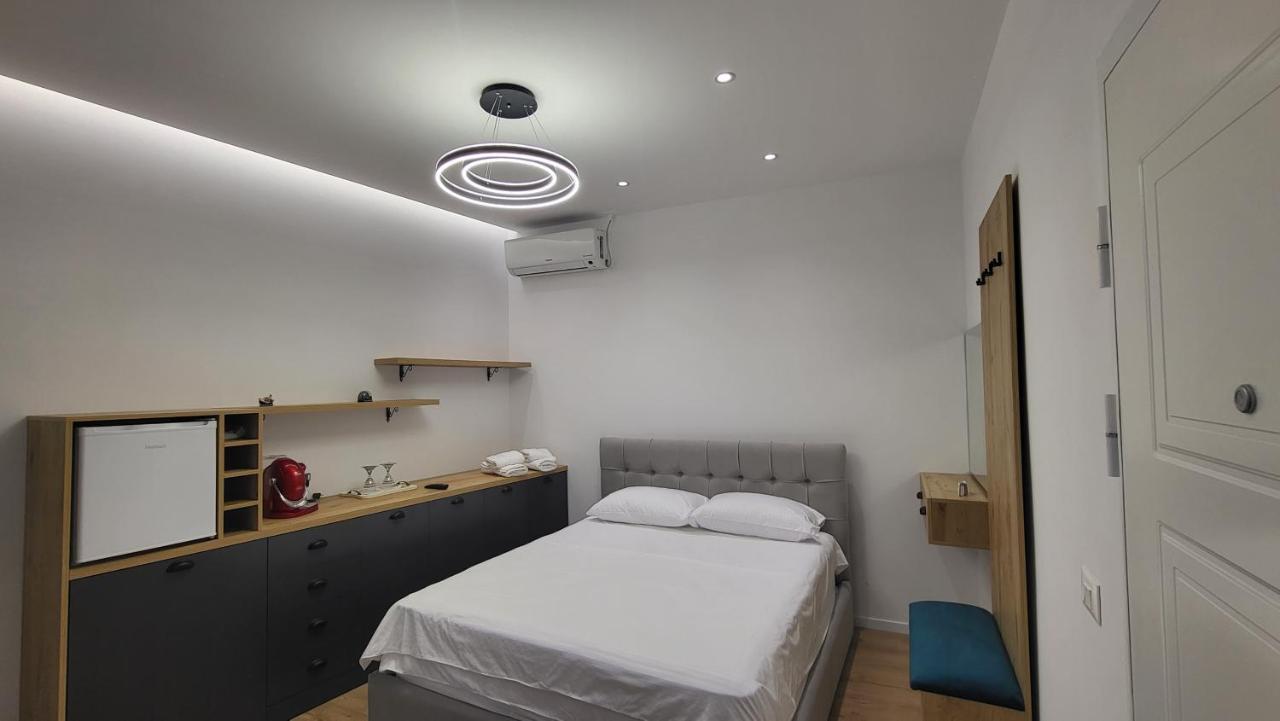 Karanxha'S Room ติรานา ภายนอก รูปภาพ